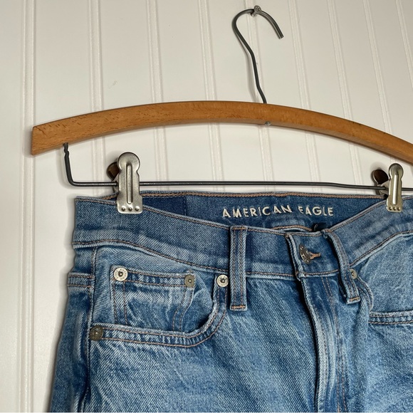 American Eagle Low Rise Baggy Straight Jeans - Picture 5 of 7